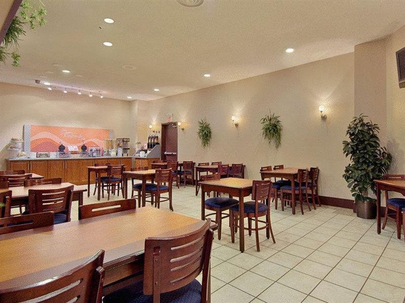 Days Inn By Wyndham Calgary South Bagian luar foto